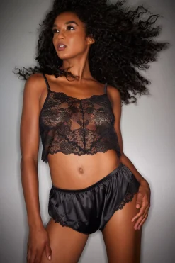Chantilly Tap Short