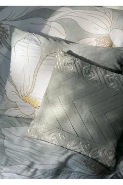 Dreamscape Embroidered 4 Piece Comforter Mini Set