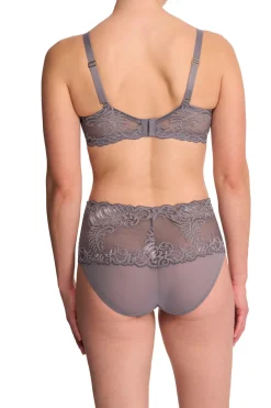 Feathers Full Figure Contour Underwire Bra