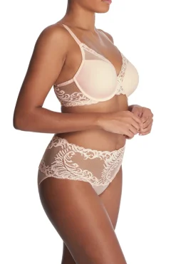 Feathers Full Figure Contour Underwire Bra