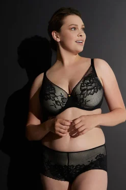 Flora Contour Underwire Bra