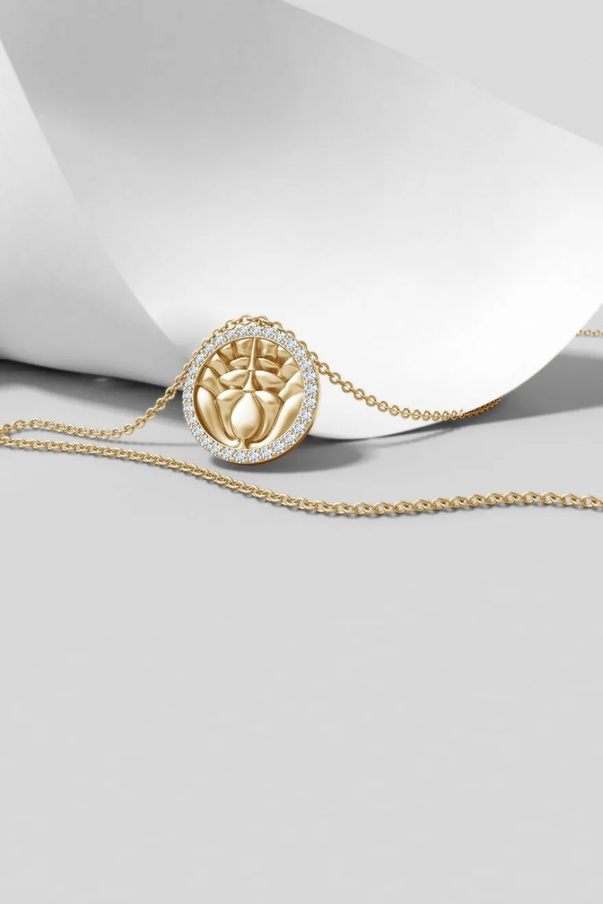 Kamon 14k Diamond Border Pendant Necklace