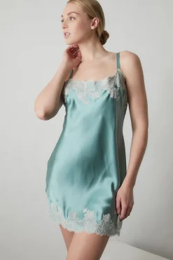 Lolita Chemise