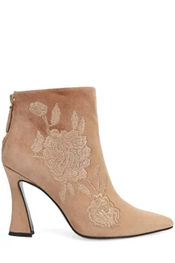 Mitsu Shugo Embroidery Square Heel Ankle Boot
