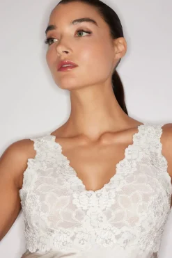 Rose Parfait Lace V-Neck Chemise