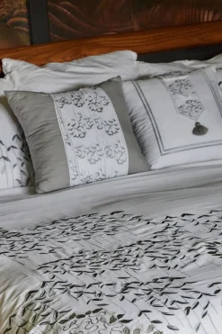 Timeless 3 Piece Comforter Mini Set