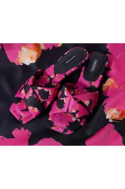 Vitta Taichou Slide Sandals