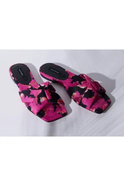 Vitta Taichou Slide Sandals